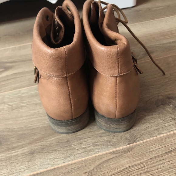 Steve Madden Falyn Leather Ankle Boot - Picture 7 of 8